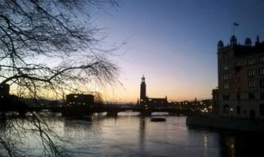 000000estocolm 2015-2016 3 de la tarda amb l'edifici de l'ajuntament al fons