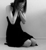 dona noia trista desesperada0