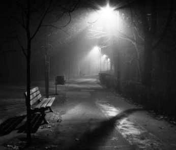 carrer de nit desolat 000