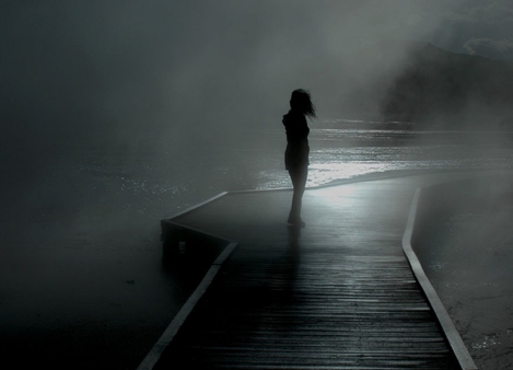 dona 00 noia nit pont mar