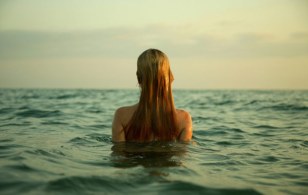 dona mar esquena noia