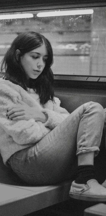 dona noia tren nit 2342350000000000000000000000000