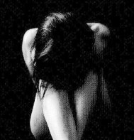 dona noia afligida dolor